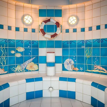 Haus Meeresleuchten Mit Sauna- Und Erlebnisbadnutzung * Sellin (Rugen)